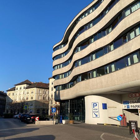 Urban Haven - 3 Beds, 3 Baths, Free Parking, Near Central Market Budapest Exterior photo
