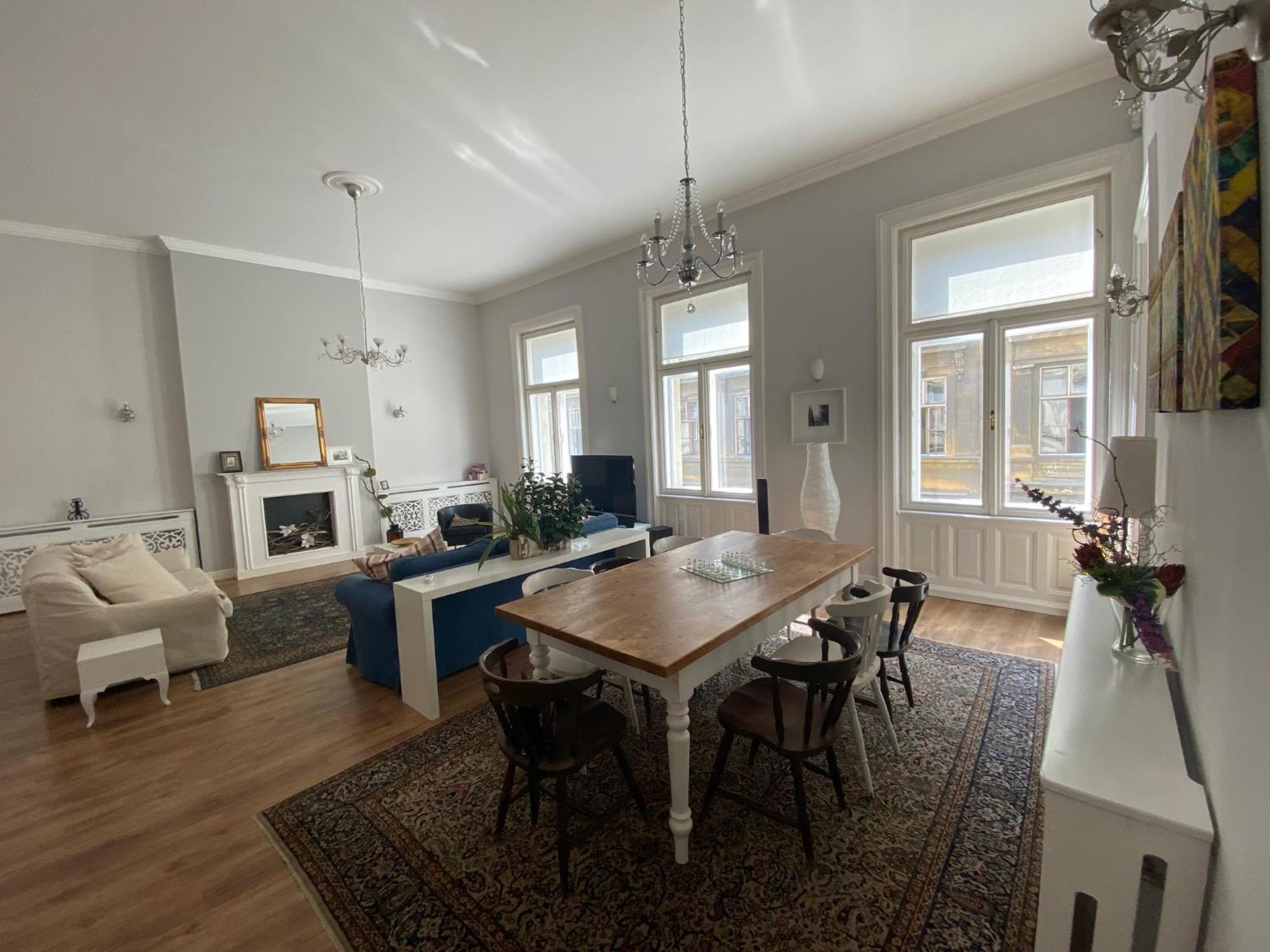 Urban Haven - 3 Beds, 3 Baths, Free Parking, Near Central Market Budapest Exterior photo