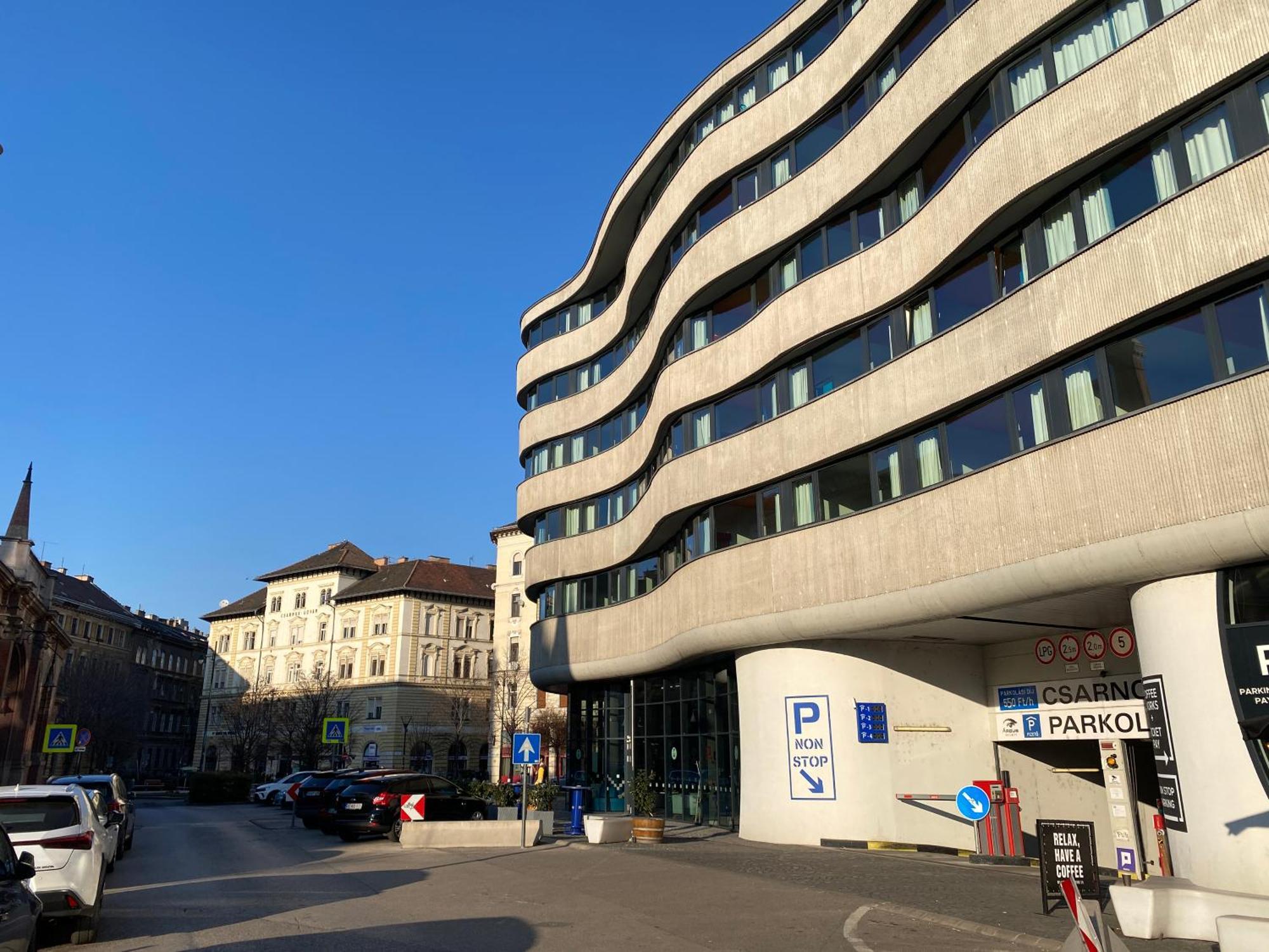 Urban Haven - 3 Beds, 3 Baths, Free Parking, Near Central Market Budapest Exterior photo